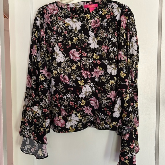 Catherine floral button down back with large butterfly sleeves. Amazing colors! - Picture 1 of 8